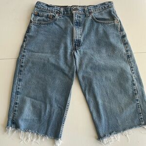 Vintage 80’s 90’s Levi’s 550 Cut Off Denim Shorts Men 34 Jorts Distressed USA.